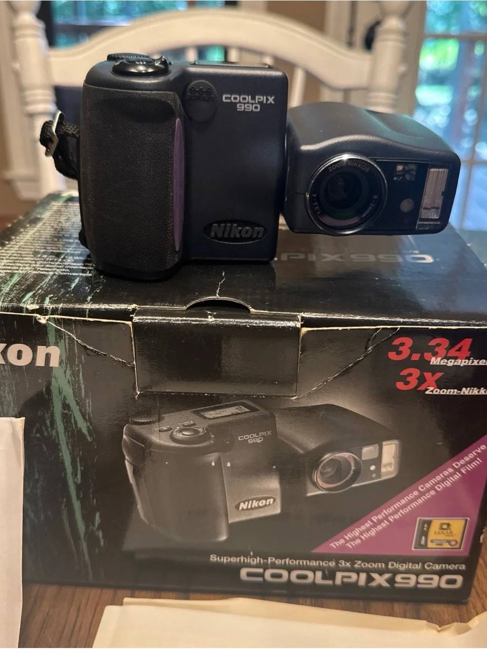Nikon Coolpix 990 digital camera Tested